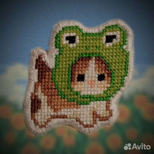 Нашивка/брошь котик-лягушка