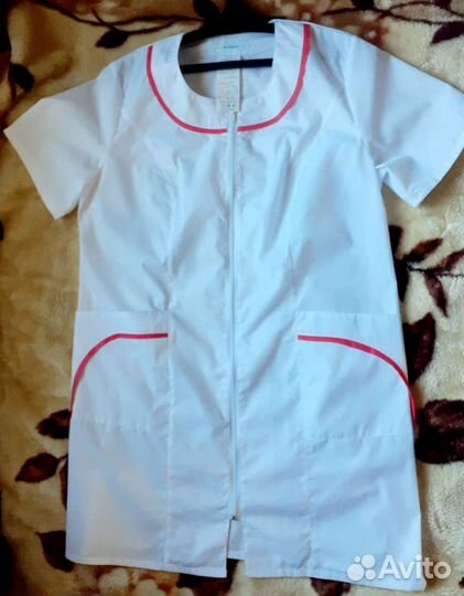 Халат медицинский, белый, женский (размер 52)