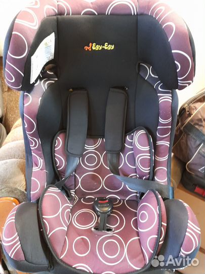 Автомобильное кресло