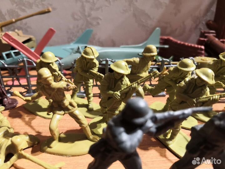 Коллекция солдатиков и военной техники