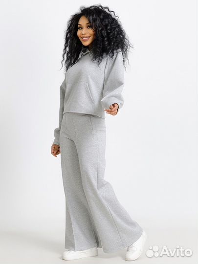 Спортивный костюм женский