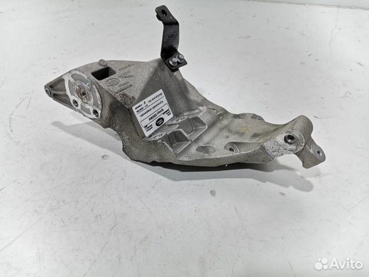 Кронштейн генератора Land Rover Discovery 4 рест