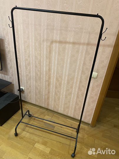 Вешалка напольная для одежды