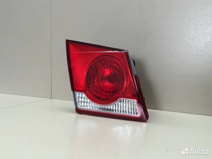 Фонарь задний внутренний левый Chevrolet Cruze J30