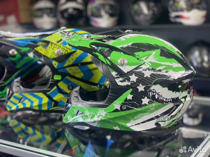 Кроссовый шлем