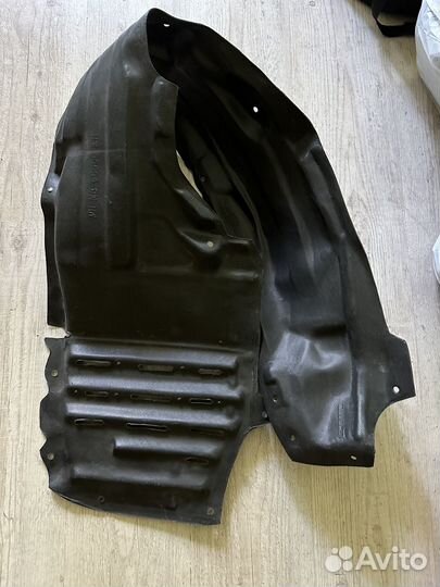 Подкрылок передний левый lancer 10