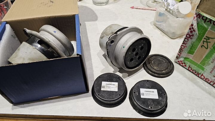 Подушка двигателя