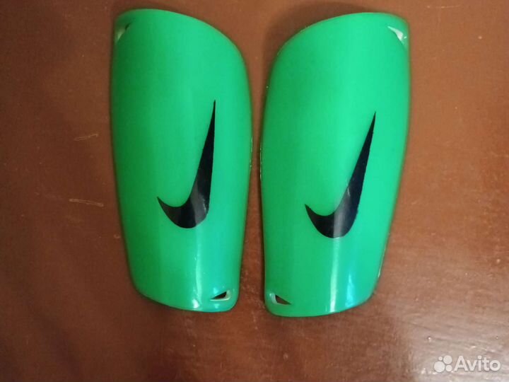 Щитки футбольные nike