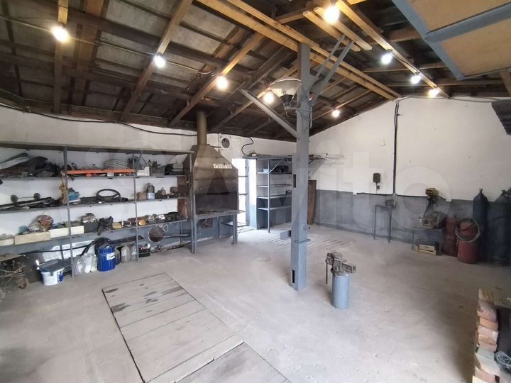 Гараж, > 30 м²