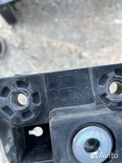 Кронштейн фары левый kia ceed jd