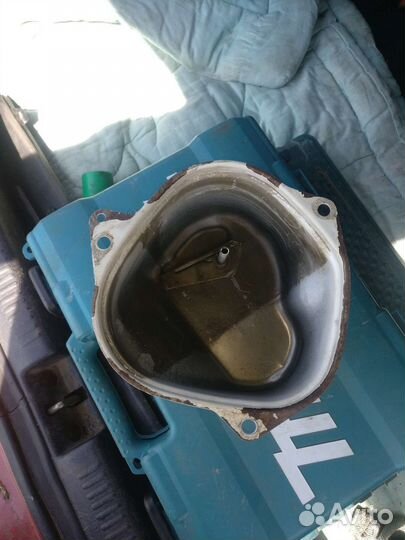 Крышка 5 передачи Mitsubishi Carisma