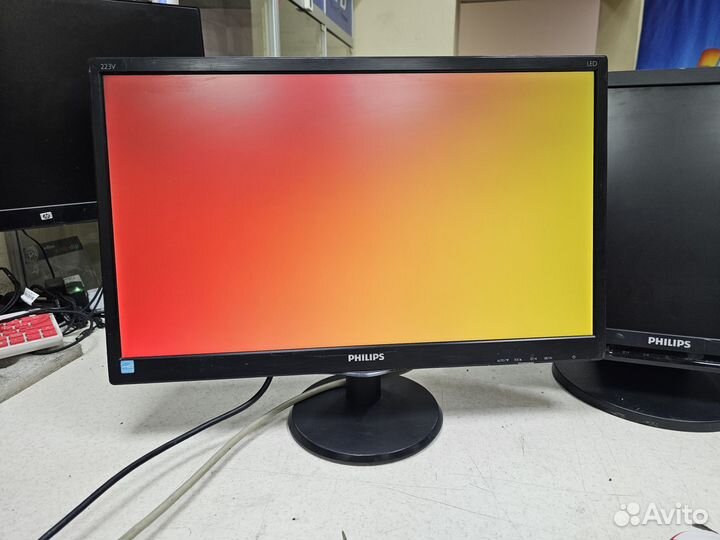 Монитор Philips 22 дюйма FullHD