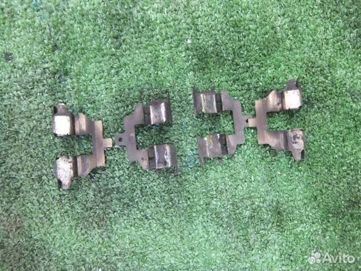 Скоба суппорта задняя Nissan Teana J32 VQ25DE