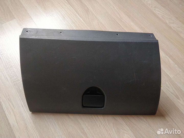 Крышка бардачка