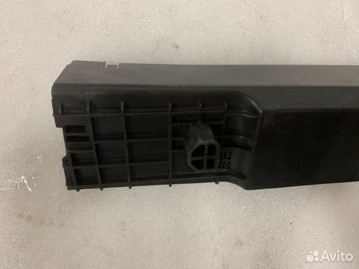 Левая планка кассеты радиаторов BMW f30 b48