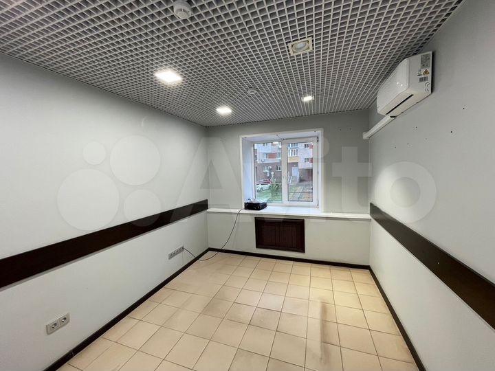 Офисные помещения на 1-м этаже, 55.9 м²