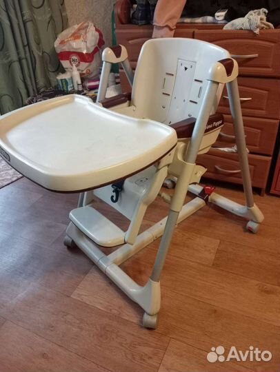 Стул и вещи пакетом