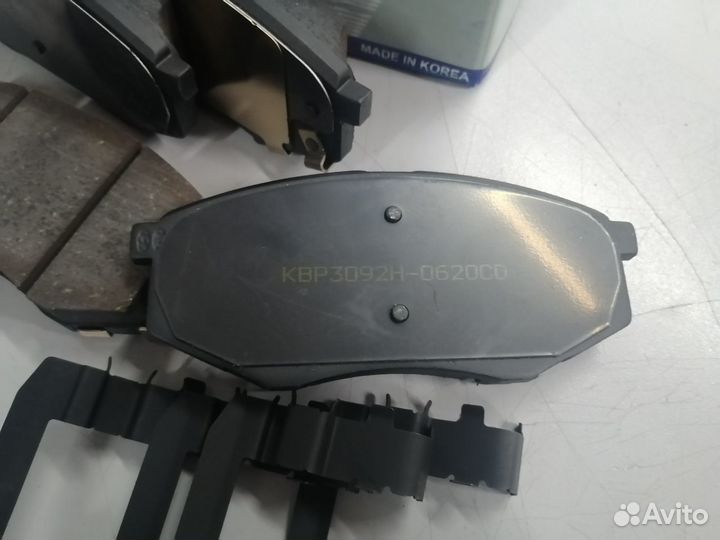 Колодки тормозные передние Хендай Соната. Новые