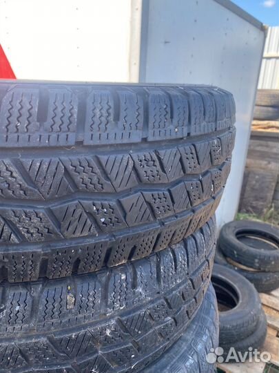 Hankook Winter I'Cept LV RW12 195/70 R15C