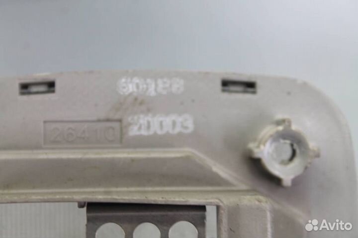 Плафон салонный Nissan Pathfinder R51