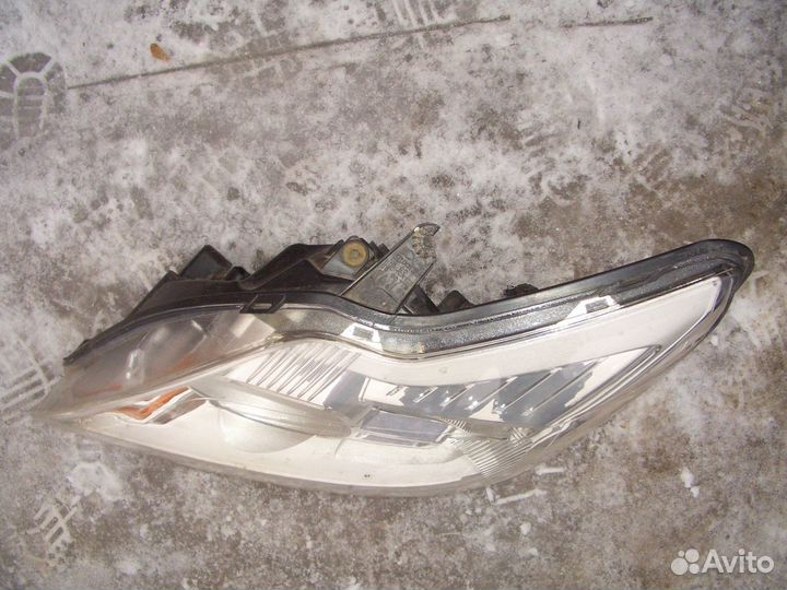 Фара левая Форд Фокус 2 с08-11г