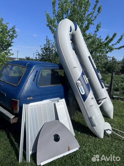 Моторная лодка и мотор