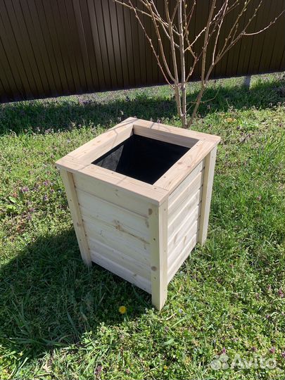 Деревянное кашпо вазон