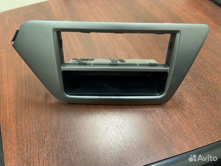 Рамка магнитолы на kia rio 3