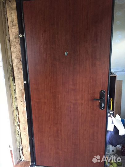 Дверь входная от застройщика