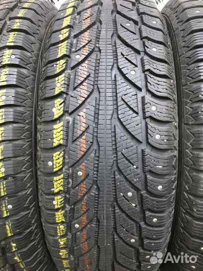 Cooper Weather-Master WSC 215/65 R17 99H