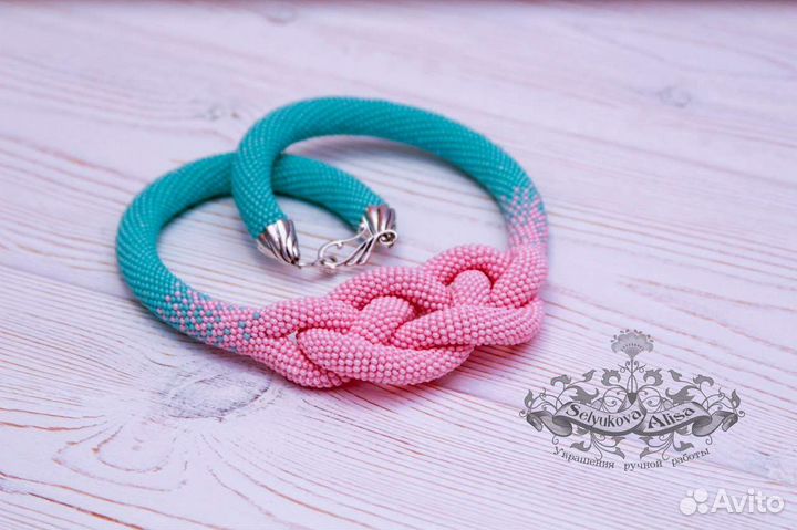 Колье из бисера ручной работы