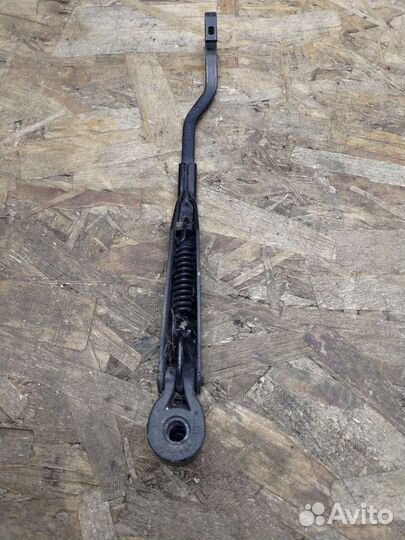 Поводок стеклоочистителя Додж караван Вояджер 01