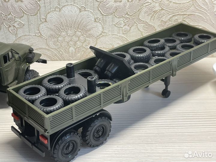 Модель грузовика Урал 4320 + прицеп одаз 9370