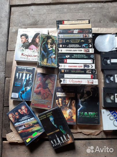 DVD диски,видео кассеты