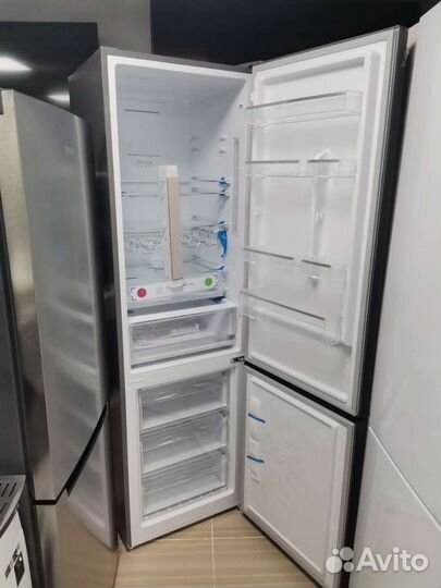 Холодильник новый 2 метра серый отличная модель