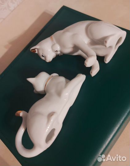 Фарфоровые статуэтки Кошки