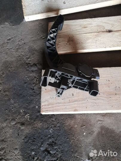 Электронный акселератор 