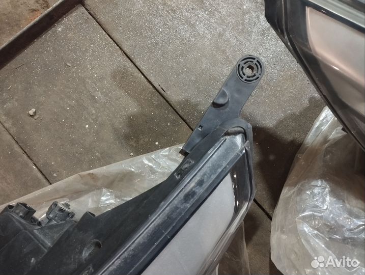 Фары на hyundai solaris 2011