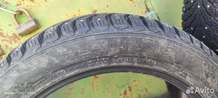 Nokian Tyres Hakkapeliitta 9 255/45 R19