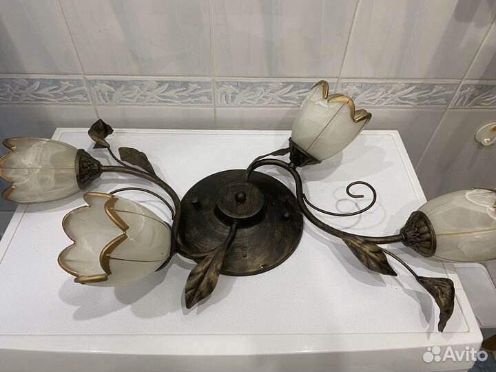 Люстра потолочная и бра