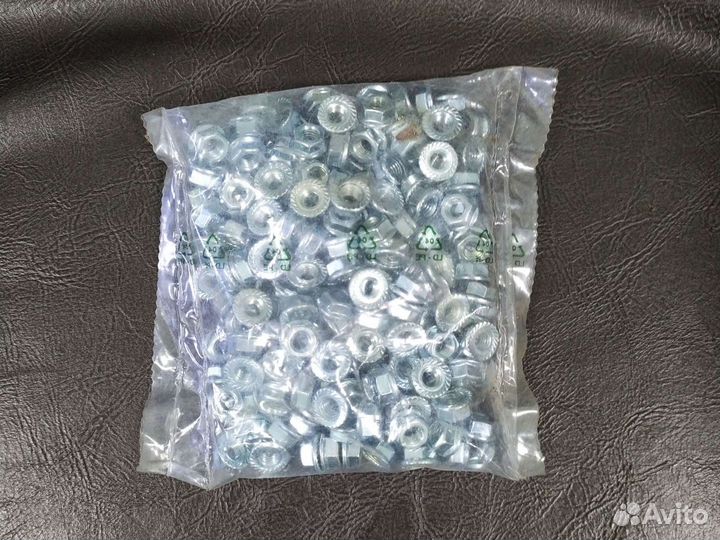 Гайки М6 с насечкой