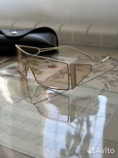 Солнцезащитные очки