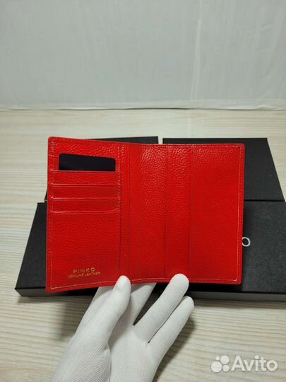 Обложка красный Pinko