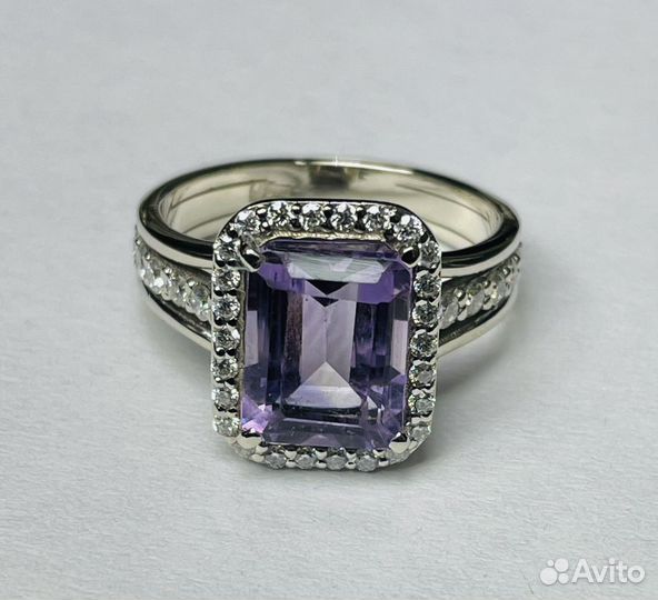 Золотое кольцо с бриллиантами