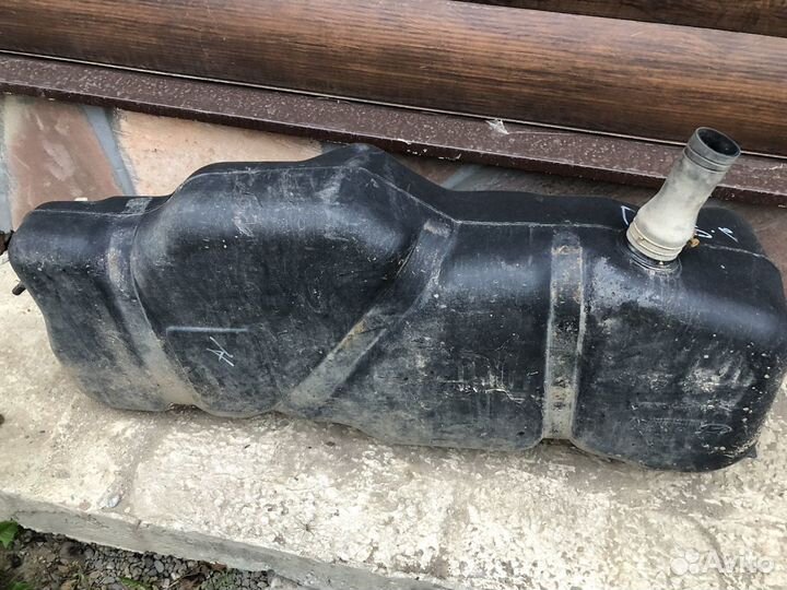 Топливный бак, бензобак hyundai Starex, H-1 H-200