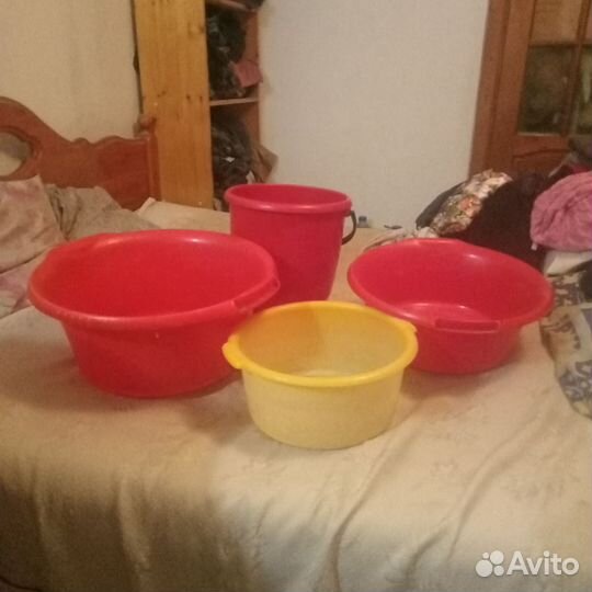 Тазы и ведро. Пластик эмаль. Цена за всё