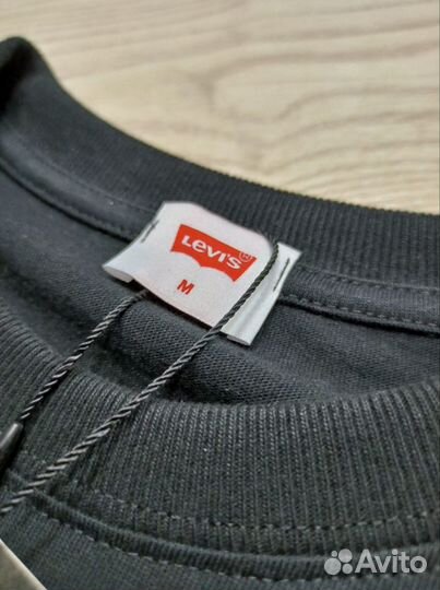 Лонгслив Levi's