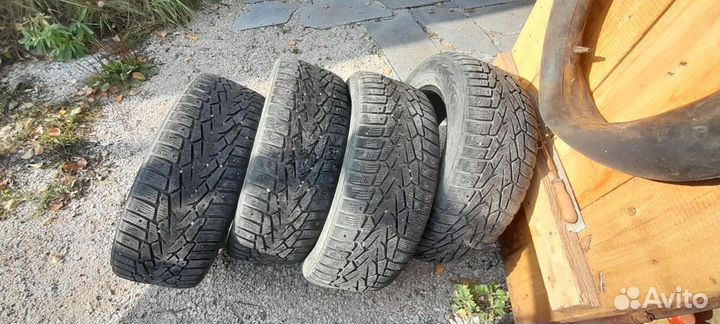 Nokian Tyres Hakkapeliitta 7 215/60 R16