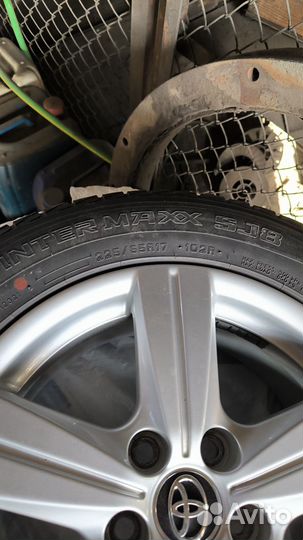 Dunlop Winter Maxx SJ8 225/65 R17