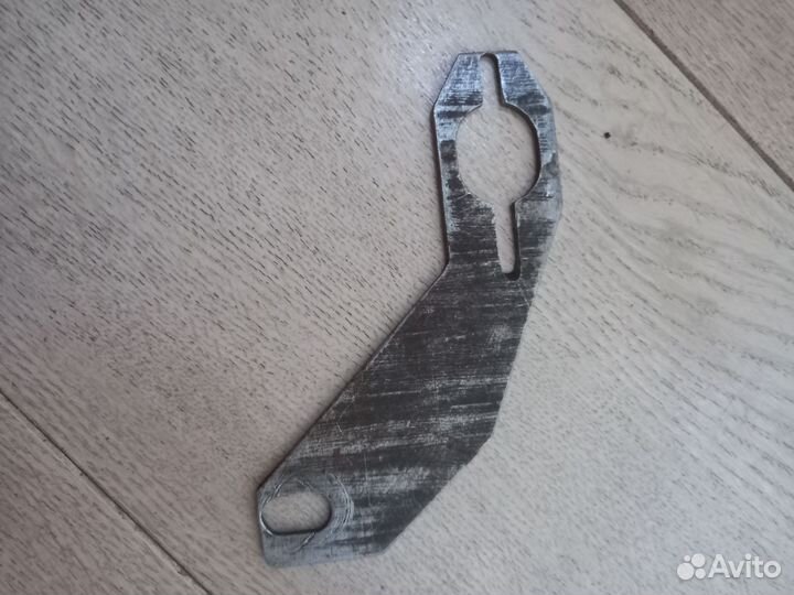 Крепление для двигателя на швейную машину